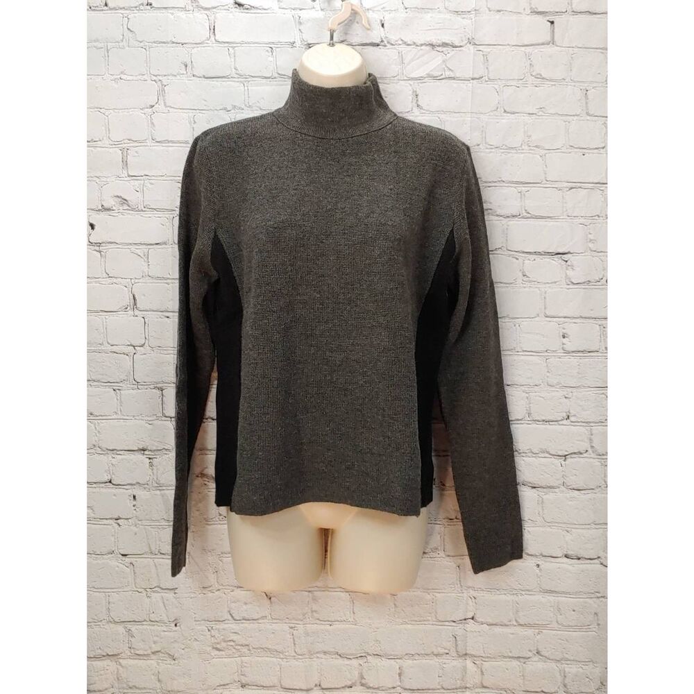 New York & Co Vintage Women's Size Medium Grey/Black Knit Sweater